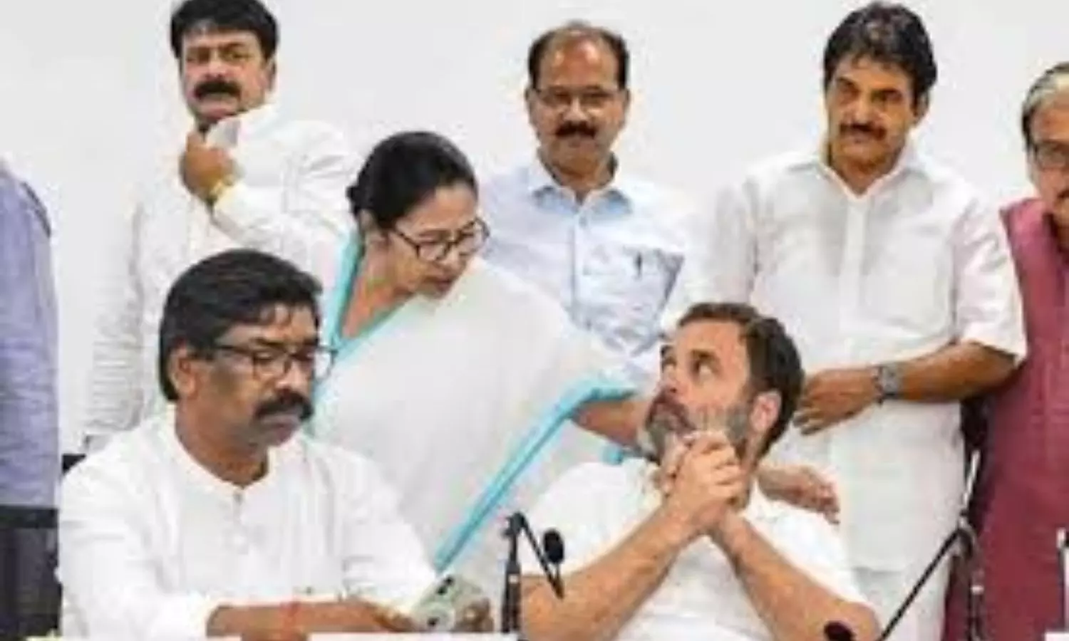 Why the Opposition keeps letting  the government off the hook