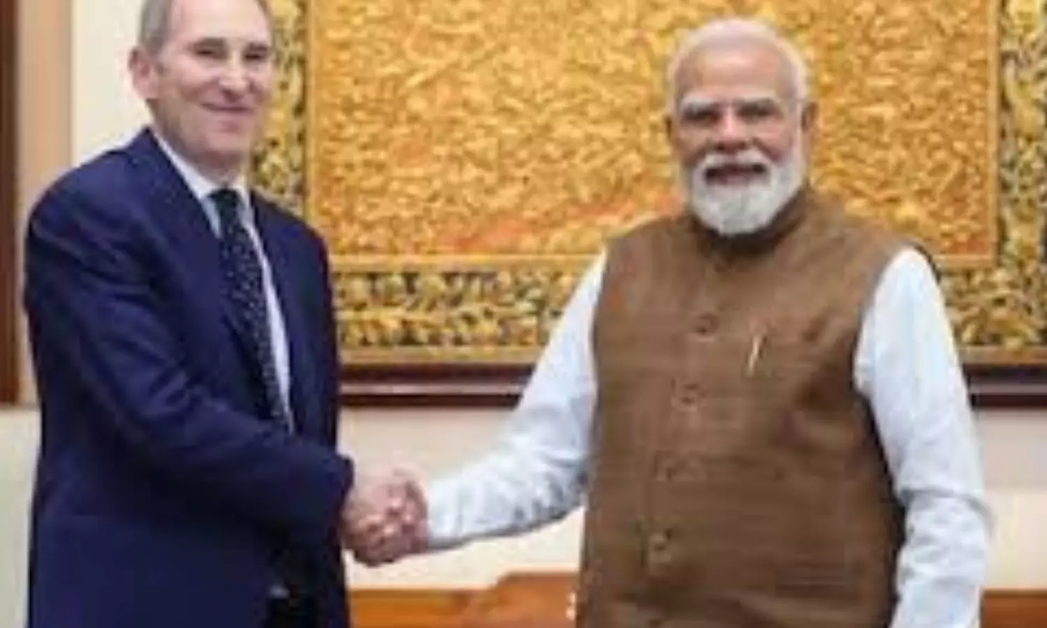 Amazon CEO meets PM, commits $48 billion India investments