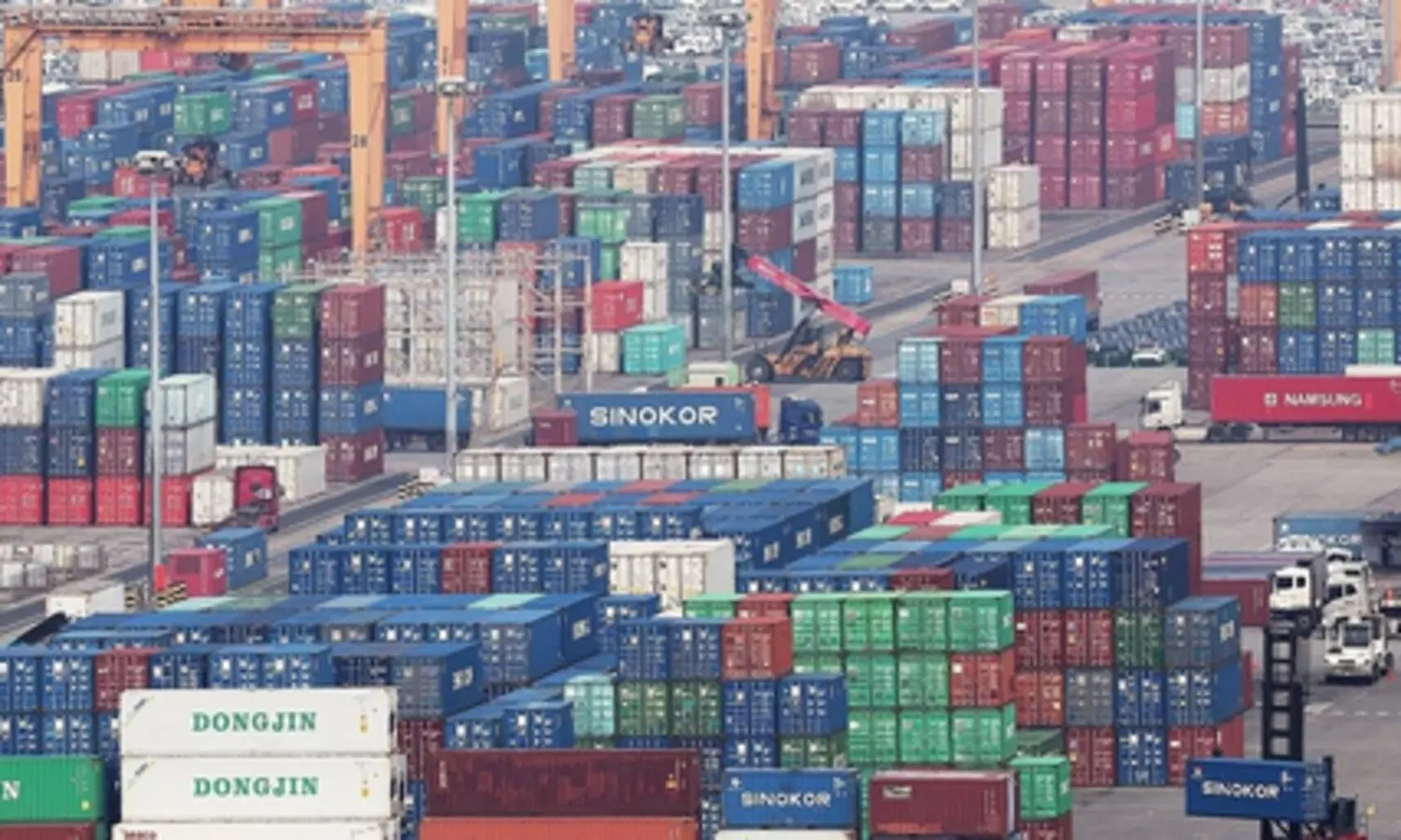 South Korea's monthly exports hit 2nd highest ever on strong chip shipments
