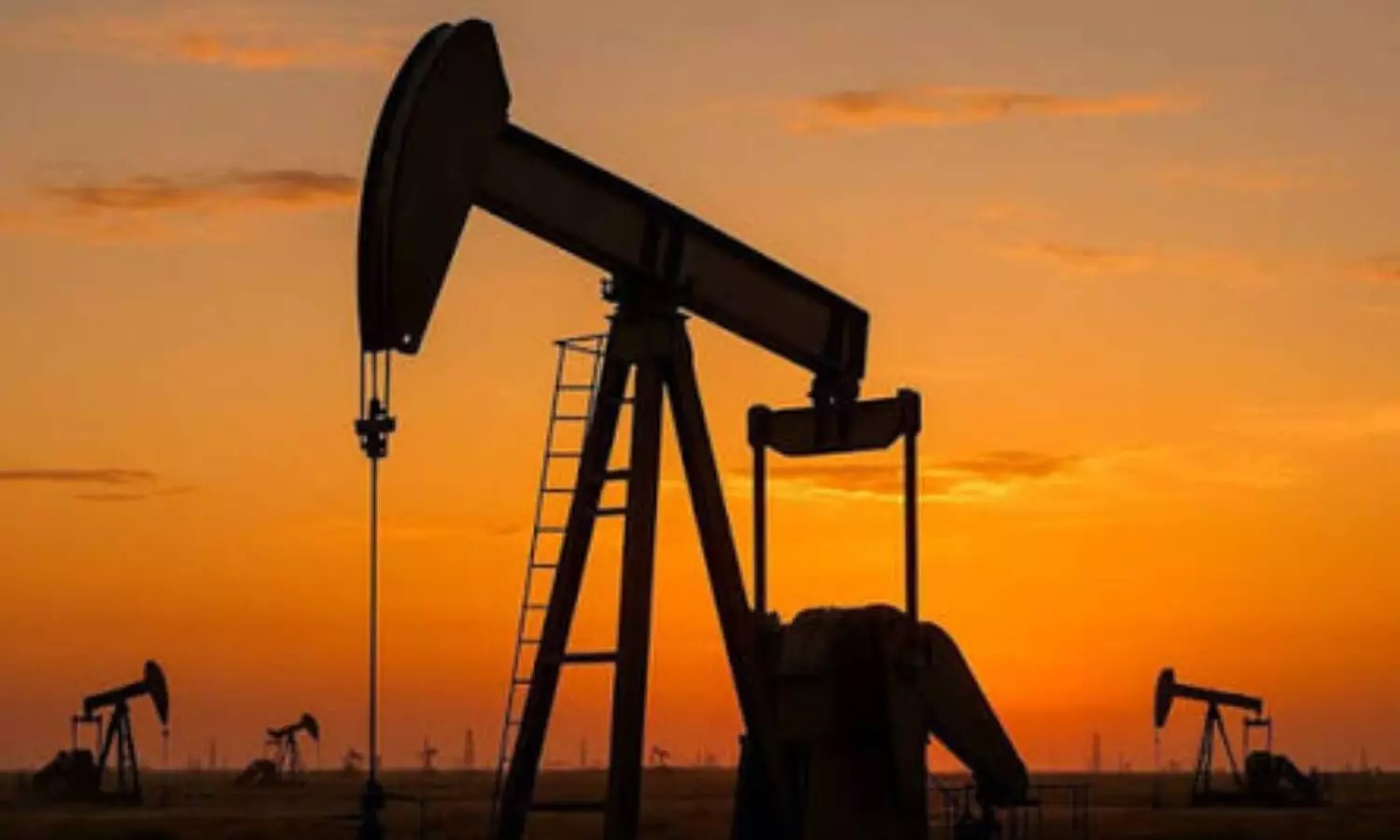 Crude oil prices surge nearly 2 pc as US-Iran conflict escalates
