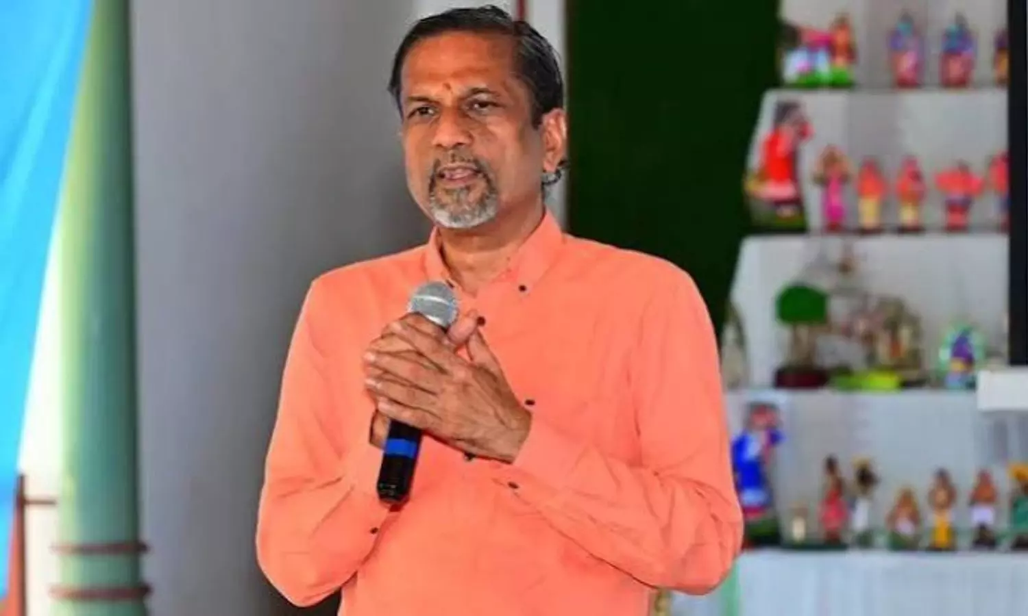 Vembu explains Modi’s call to curb gold buying, foreign travel Vembu explains Modi’s call to curb gold buying, foreign travel