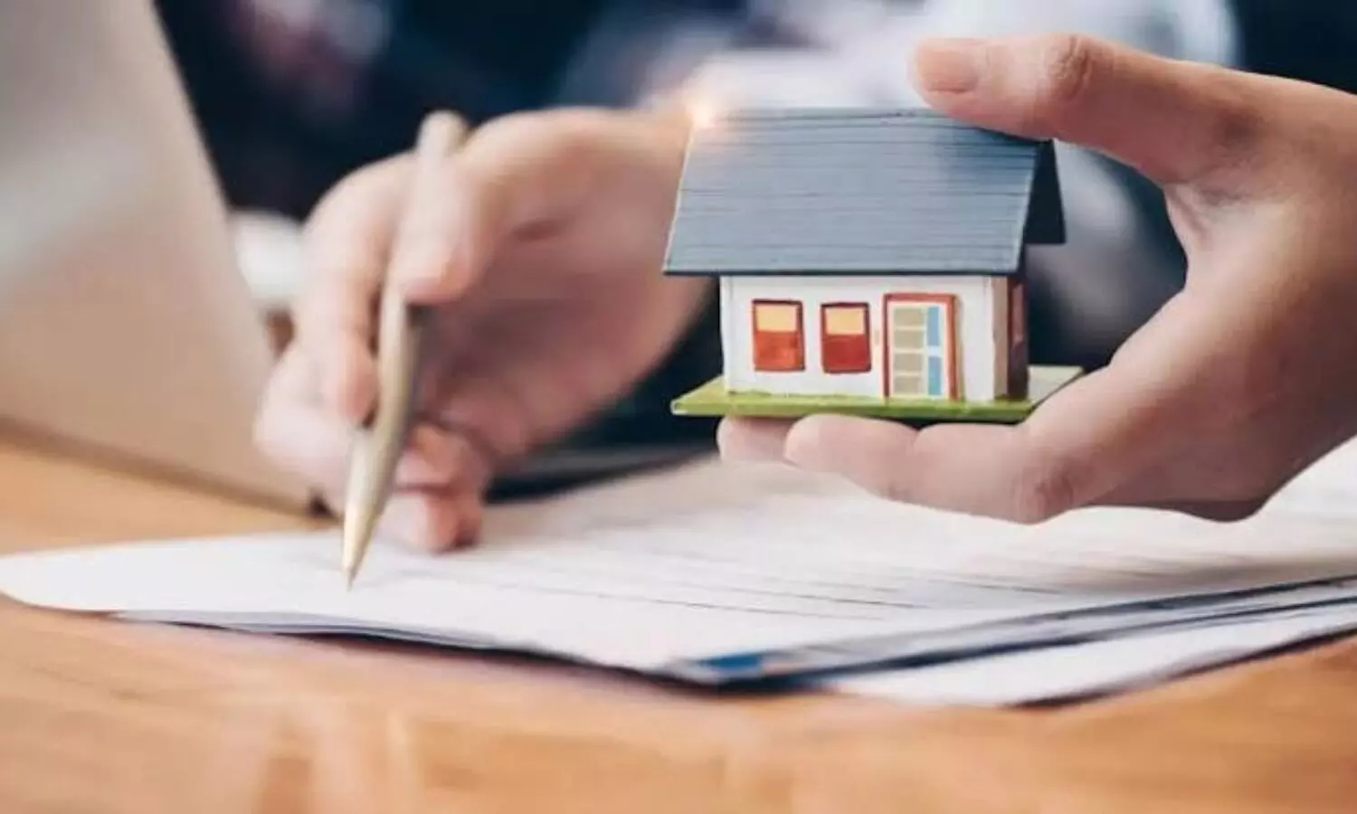 Festive Season Boosts Homebuying Festive Season Boosts Homebuying