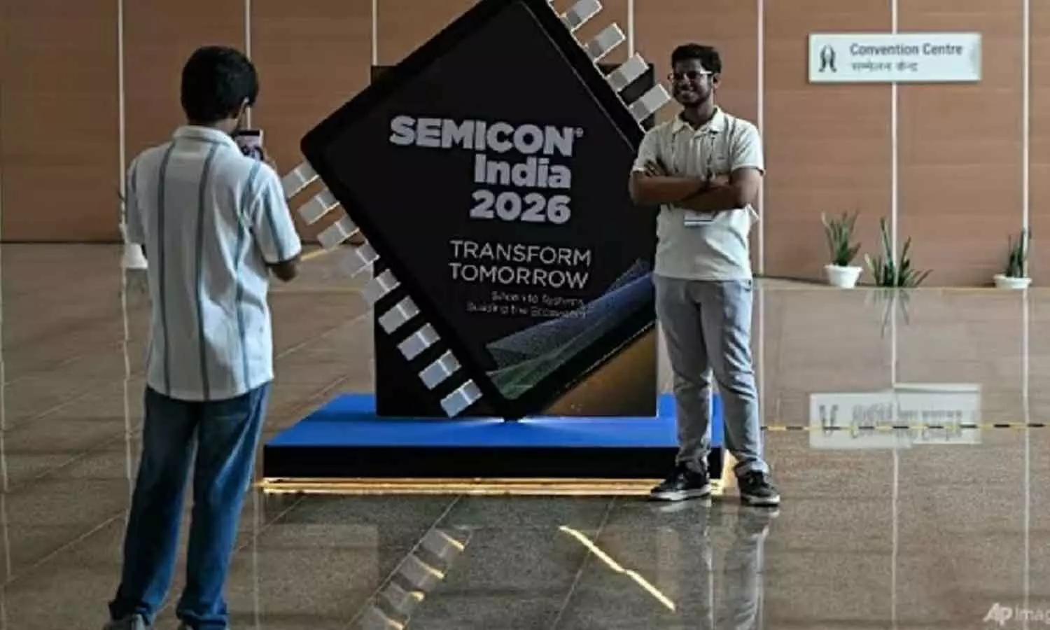 Leaders pitch for industry approach to build global electronics, semicon hub