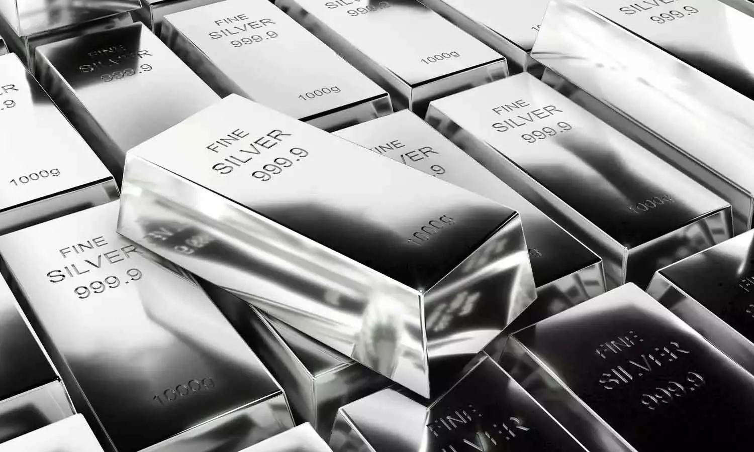 Silver futures fall on negative trend