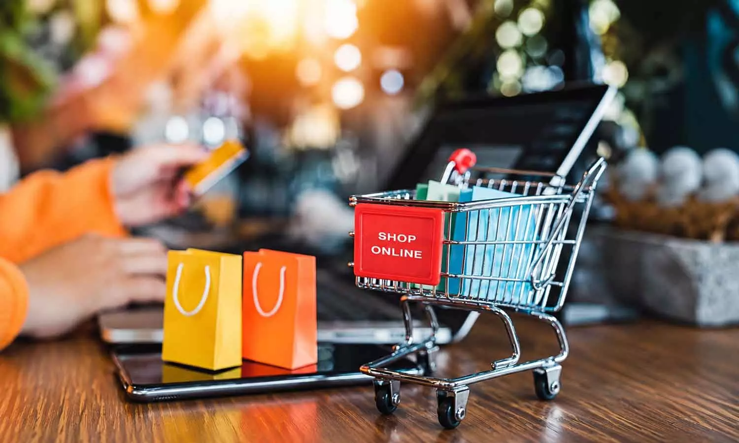 As e-comm sales hit Rs 24,000 cr in 48 hours, trade body flags online-offline price gap