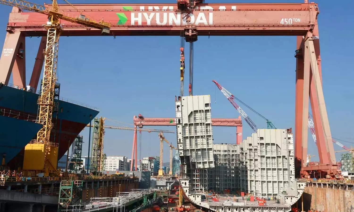 AP roping in HD Hyundai to invest in Kakinada shipyard